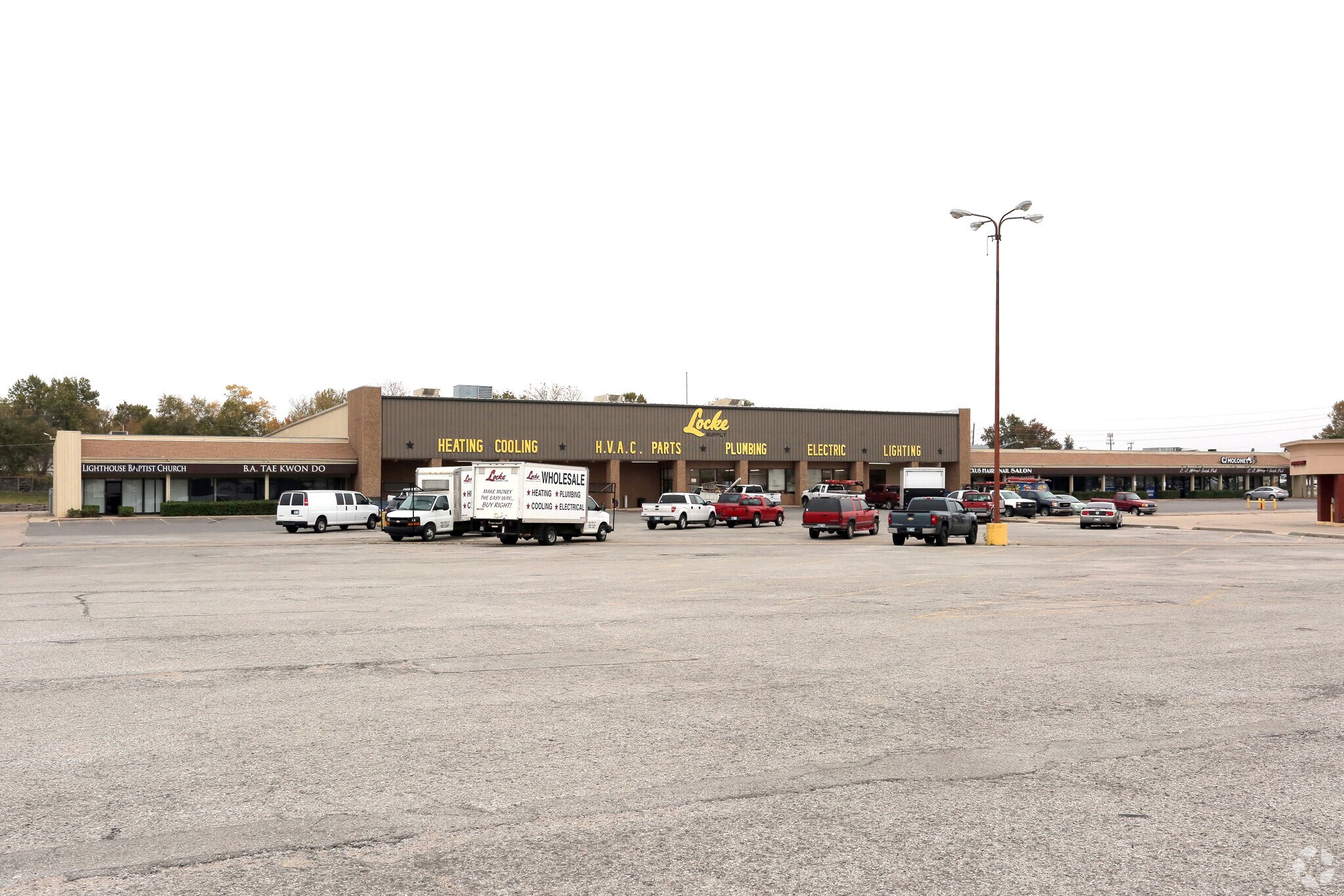 1811-1821 S Aspen Ave, Broken Arrow, OK for lease Building Photo- Image 1 of 8