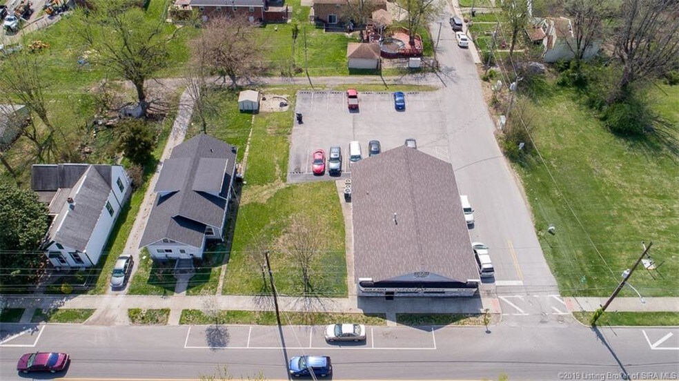 1617 State St, New Albany, IN à louer - Photo du bâtiment - Image 3 de 9