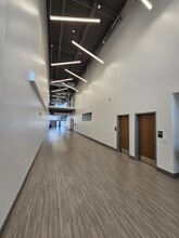 5031 Delhi Rd, Cincinnati, OH for lease Building Photo- Image 2 of 7