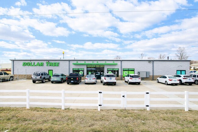 More details for 715 Robert L Draper Way, Greenville, KY - Retail for Sale