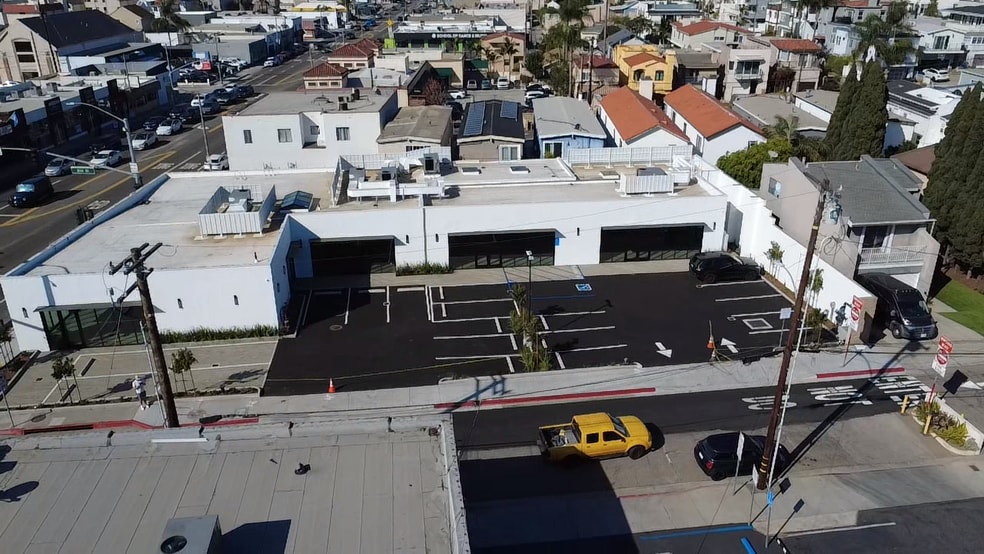 210 Pacific Coast Hwy, Hermosa Beach, CA for lease - Building Photo - Image 3 of 4