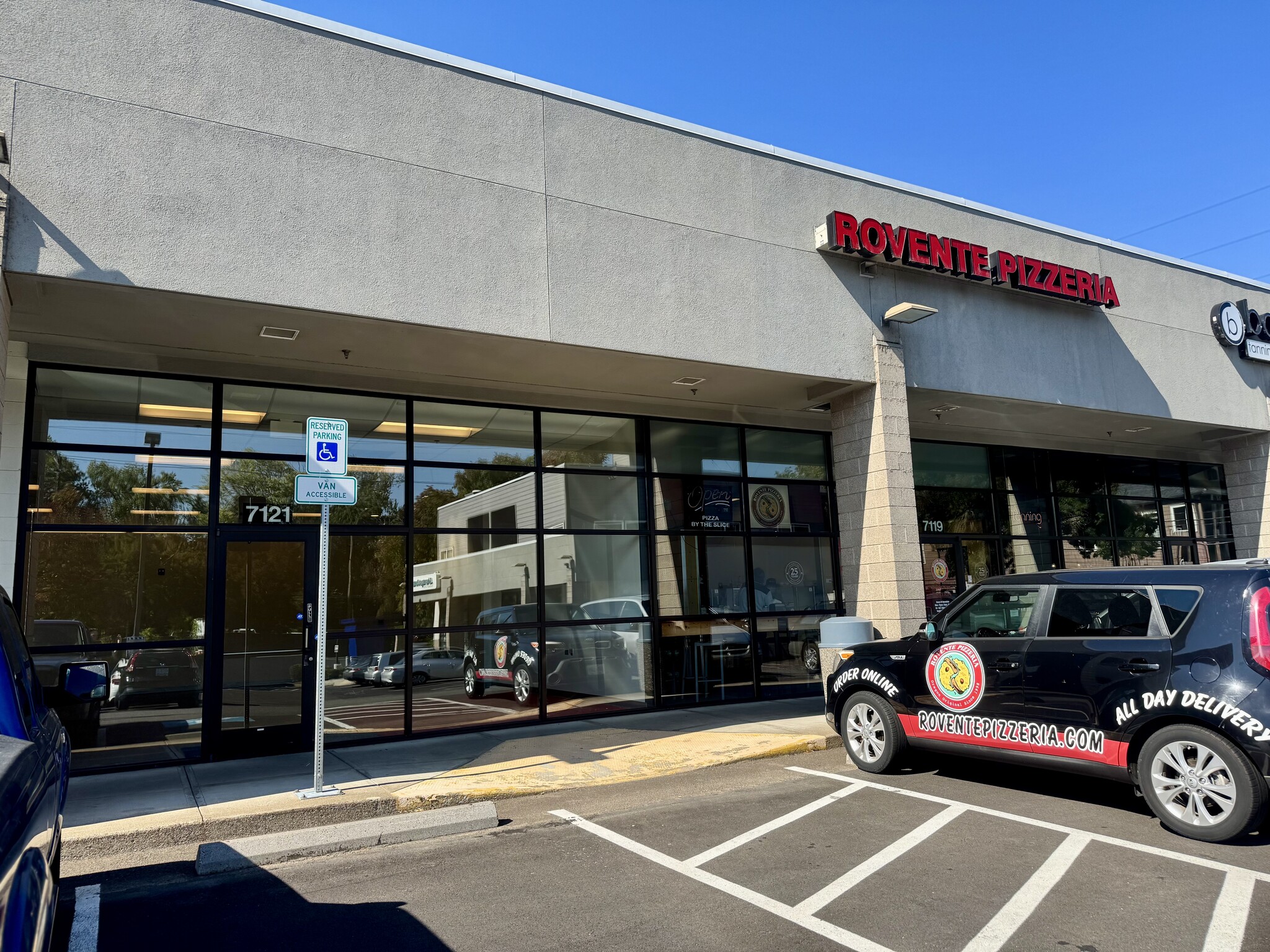 7107-7221 SW Macadam Ave, Portland, OR for lease Primary Photo- Image 1 of 12