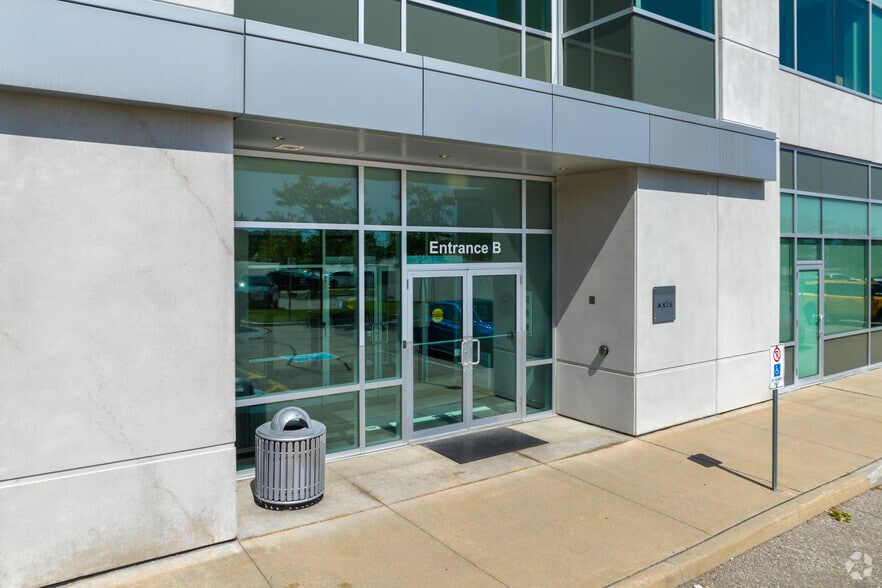 165 Galaxy Blvd, Toronto, ON for lease - Building Photo - Image 3 of 4