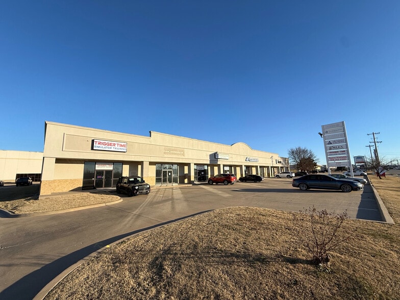 5151 S Mingo Rd, Tulsa, OK for lease - Primary Photo - Image 1 of 5