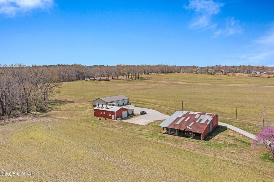 692 Boone Ln, Jackson, TN à vendre - Photo du bâtiment - Image 2 de 9