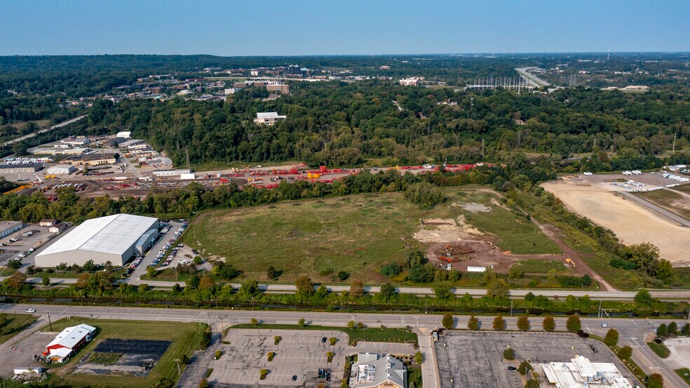 6000 W Canal Rd, Valley View, OH à vendre - Photo du bâtiment - Image 2 de 4