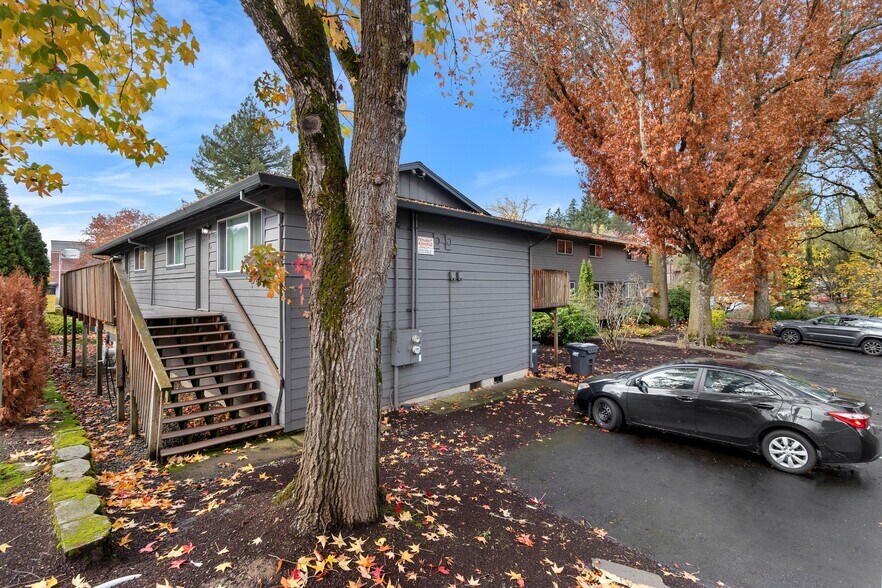 18675 SW Boones Ferry Rd, Tualatin, OR à vendre - Photo du bâtiment - Image 2 de 10