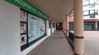 Plus de détails pour Multi-résidentiel à vendre