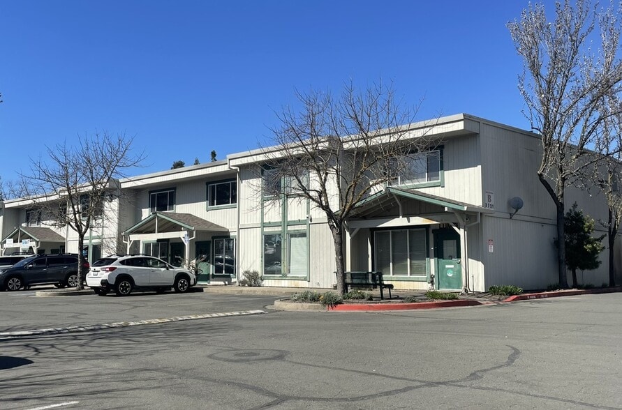 3715 Santa Rosa Ave, Santa Rosa, CA for lease - Building Photo - Image 1 of 24