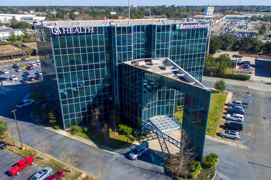 3290 Dauphin St, Mobile, AL à louer - Photo du bâtiment - Image 1 de 5