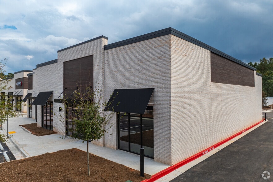 6760 Hickory Rd, Woodstock, GA à vendre - Photo du bâtiment - Image 3 de 12