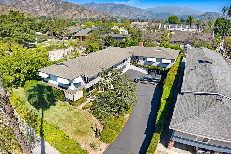 164 N Baldwin Ave, Sierra Madre, CA à vendre - Photo du bâtiment - Image 2 de 10