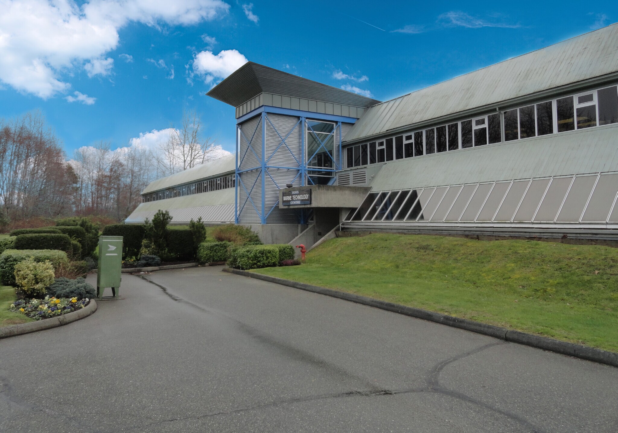9865 W Saanich Rd, North Saanich, BC à louer Photo du bâtiment- Image 1 de 3