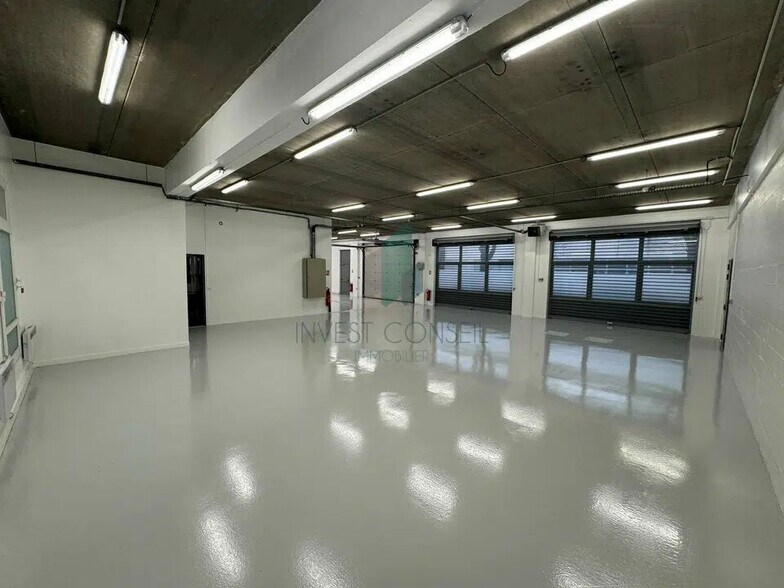 Flex dans Roissy-en-France à louer - Photo du bâtiment - Image 2 de 66