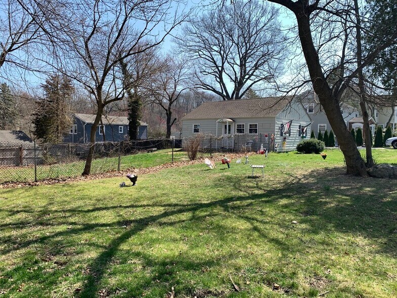 195 Westchester, Thornwood, NY for sale - Primary Photo - Image 1 of 1