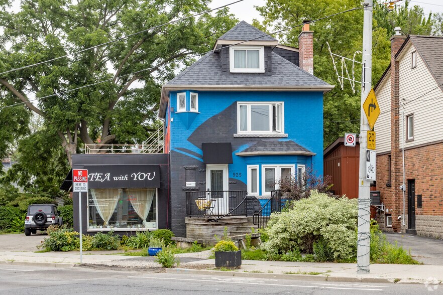 925 King St W, Hamilton, ON à vendre - Photo du bâtiment - Image 2 de 2