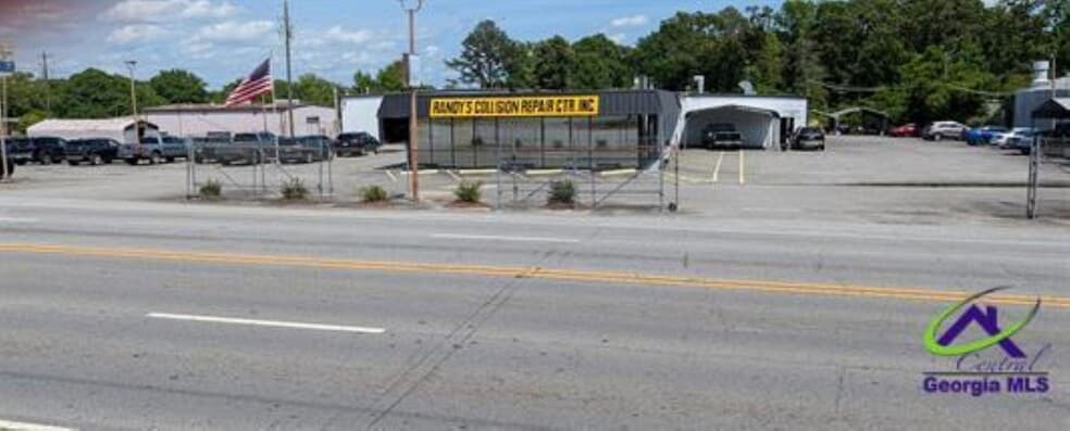 614 N Davis Dr, Warner Robins, GA for sale - Building Photo - Image 1 of 12