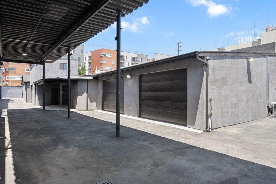 5244 Vineland Ave, North Hollywood, CA for sale - Building Photo - Image 3 of 38