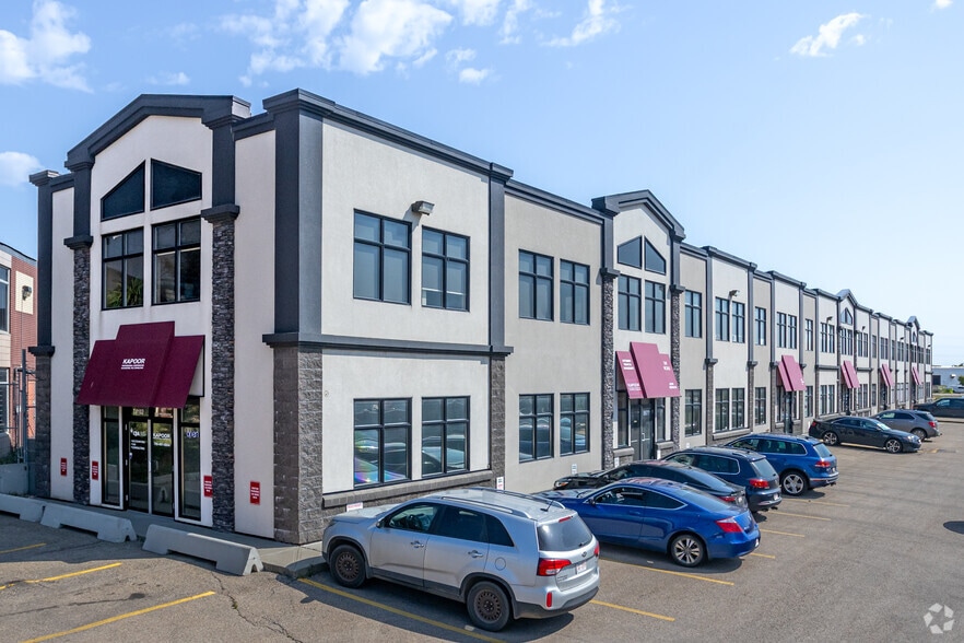 5657-5677 99 St NW, Edmonton, AB for sale - Primary Photo - Image 1 of 33