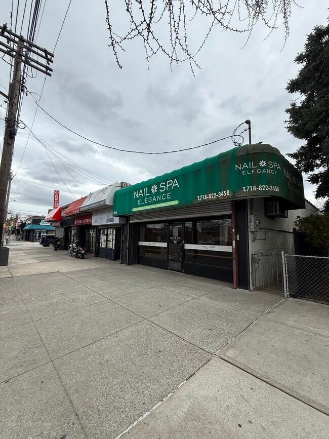 More details for 3845 E Tremont Ave, Bronx, NY - Retail for Lease