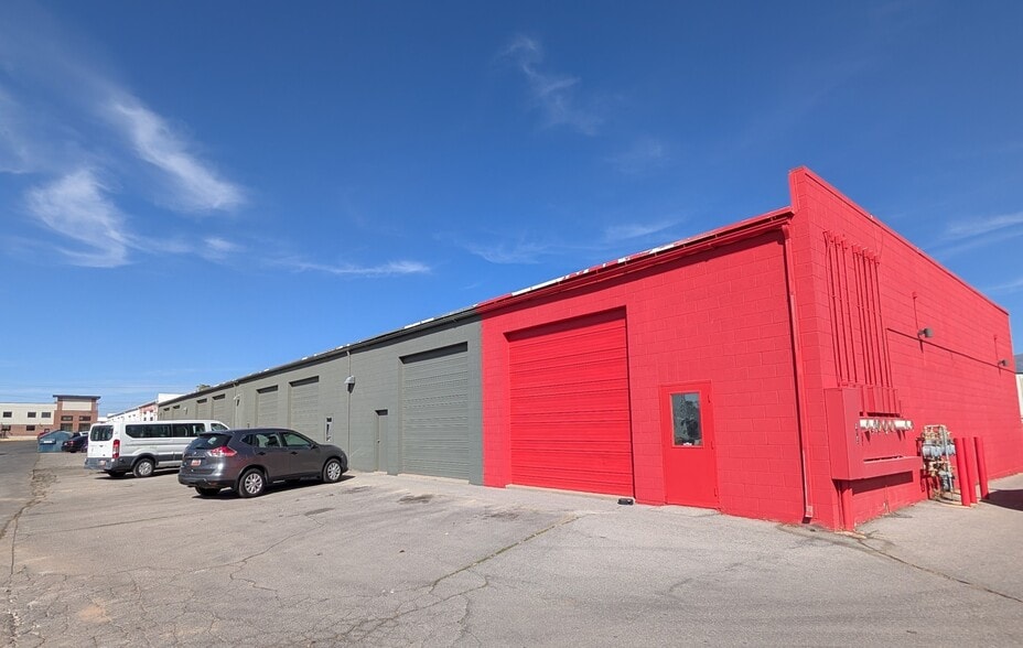 325 W 1700 S, Clearfield, UT à louer - Photo du bâtiment - Image 3 de 7