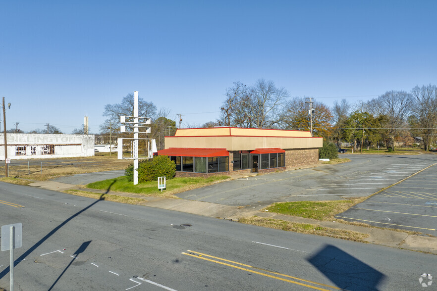 1205 S Main St, Pine Bluff, AR à vendre - Photo du bâtiment - Image 3 de 8