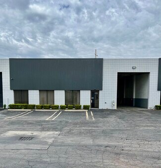 Plus de détails pour 12782 Currie Ct, Livonia, MI - Industriel à louer