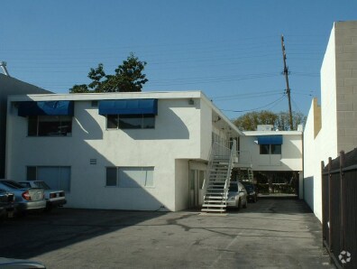 6740 Vesper Ave, Van Nuys, CA à louer - Photo du bâtiment - Image 2 de 7