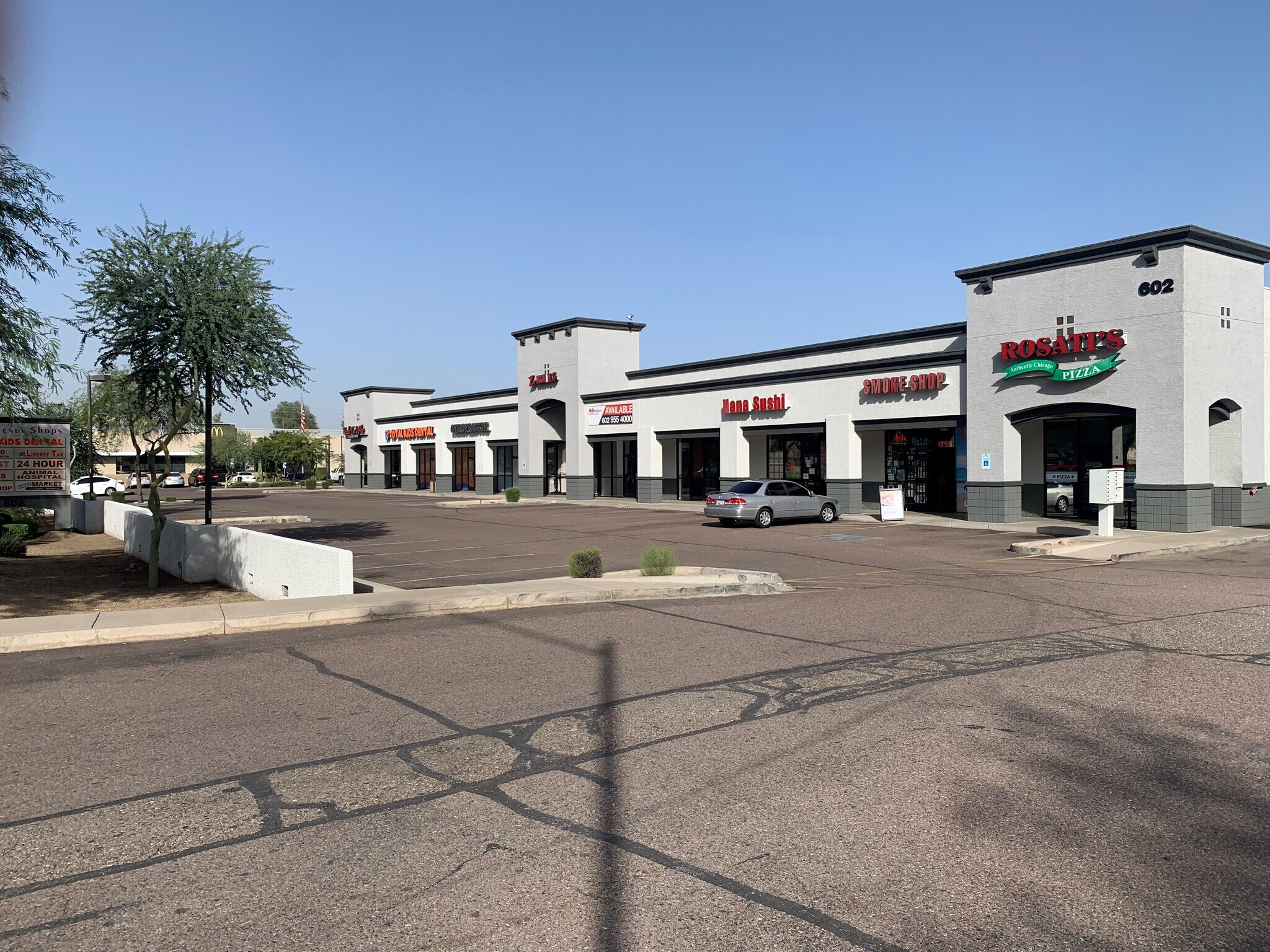 602 W Union Hills Dr, Phoenix, AZ à louer Photo du bâtiment- Image 1 de 6