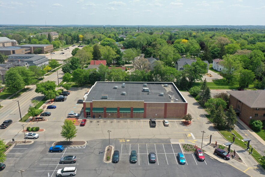 1041 W Main St, Whitewater, WI for sale - Building Photo - Image 3 of 5