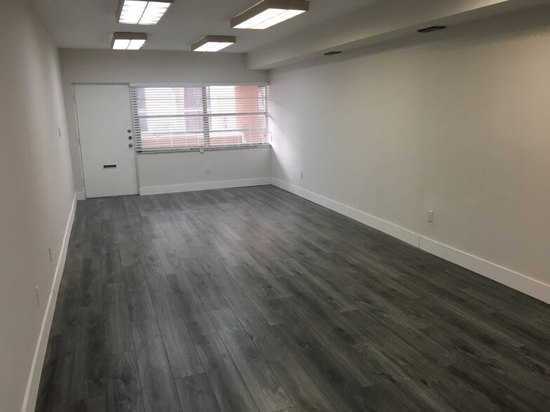 601-625 SW 57th Ave, Miami, FL for lease - Interior Photo - Image 2 of 12