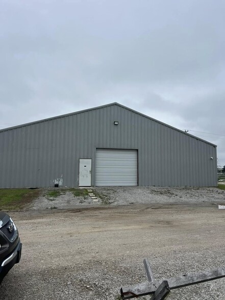 8511 S Regency Dr, Tulsa, OK for lease - Building Photo - Image 2 of 21