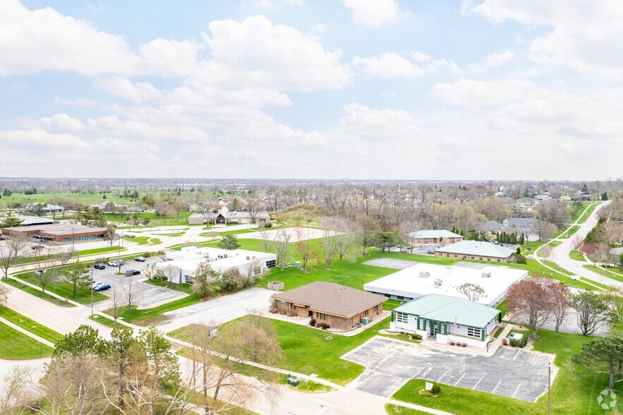 3900 River Ridge Dr NE, Cedar Rapids, IA for lease - Aerial - Image 3 of 28