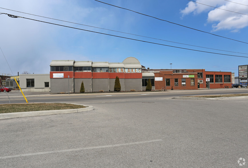 325 Welland Ave, St Catharines, ON à louer - Photo principale - Image 1 de 12