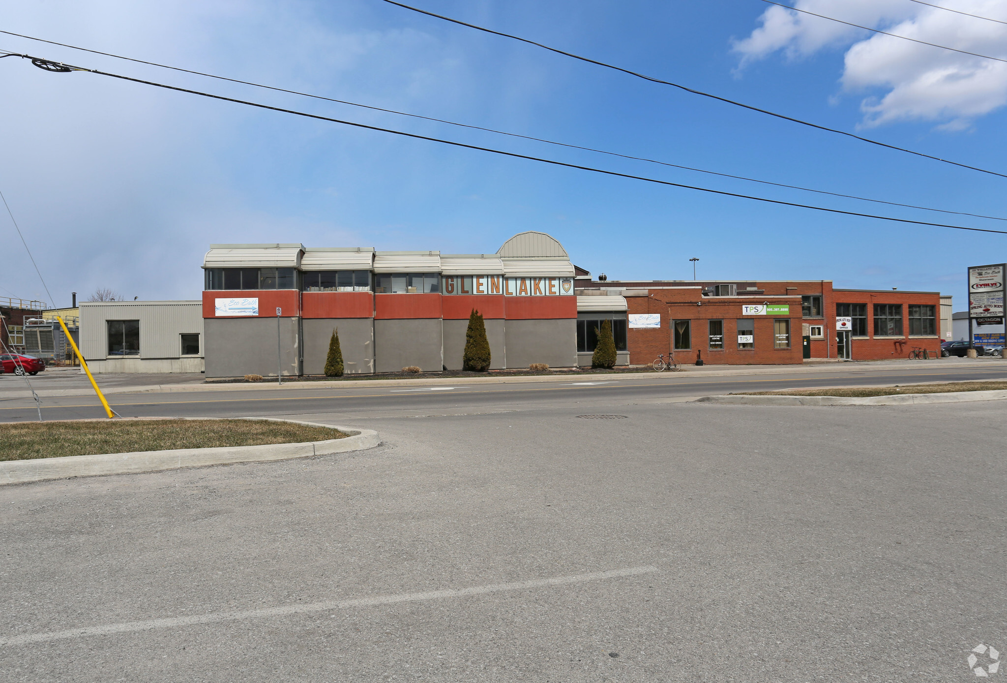 325 Welland Ave, St Catharines, ON for lease Primary Photo- Image 1 of 13