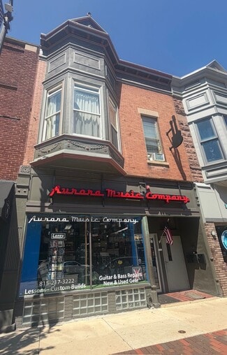 Plus de détails pour 137 E Lincoln Hwy, Dekalb, IL - Commerce de détail à vendre