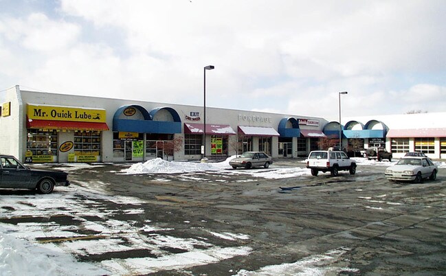 Plus de détails pour 161-169 N Groesbeck Hwy, Mount Clemens, MI - Commerce de détail à louer