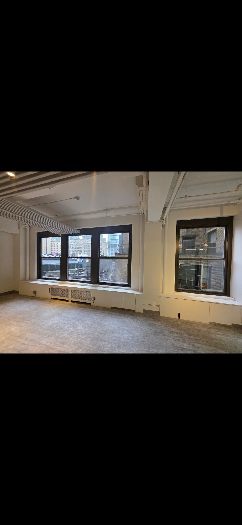 224 W 35th St, New York, NY à louer Photo intérieure- Image 1 de 5