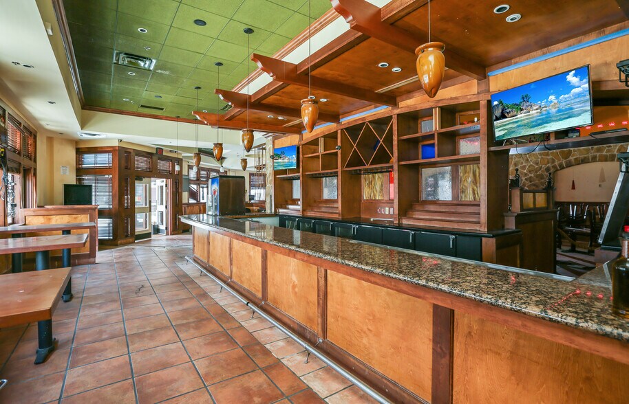 265 Glendora Ave, West Covina, CA à louer - Photo intérieure - Image 3 de 27