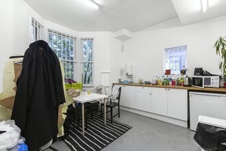 94 Morning Ln, London for lease Interior Photo- Image 2 of 13