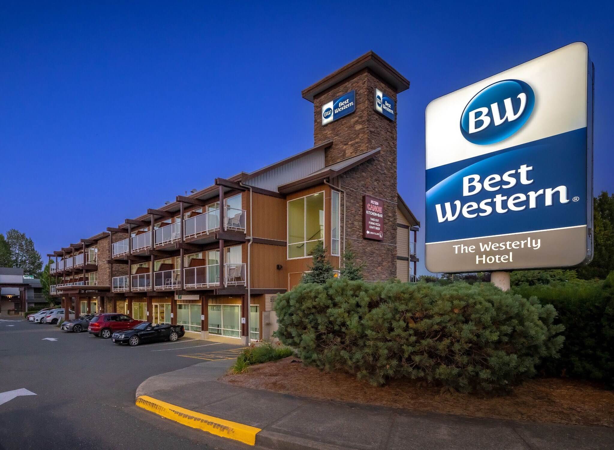 1590 Cliffe Ave, Courtenay, BC à vendre Photo du bâtiment- Image 1 de 5