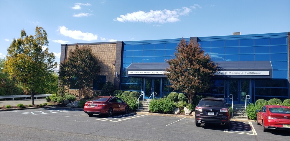 3005 Hadley Rd, South Plainfield, NJ for lease - Building Photo - Image 3 of 6