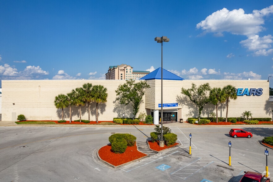 8001 S Orange Blossom Trl, Orlando, FL à louer - Photo du bâtiment - Image 3 de 4