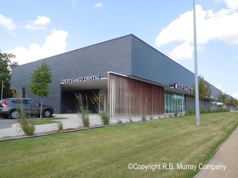 1251 E Sunshine St, Springfield, MO à louer - Photo du bâtiment - Image 3 de 8