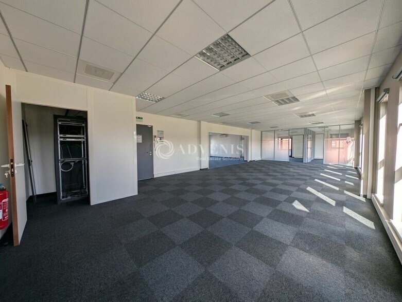 Office in Schiltigheim for lease - Interior Photo - Image 3 of 13