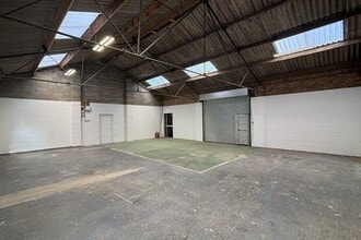 543 Wallisdown Rd, Poole à louer Photo intérieure- Image 2 de 2