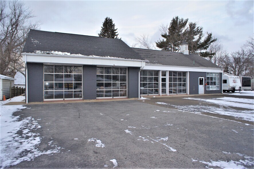 4632 Lake Shore Rd, Hamburg, NY à vendre - Photo du bâtiment - Image 2 de 23