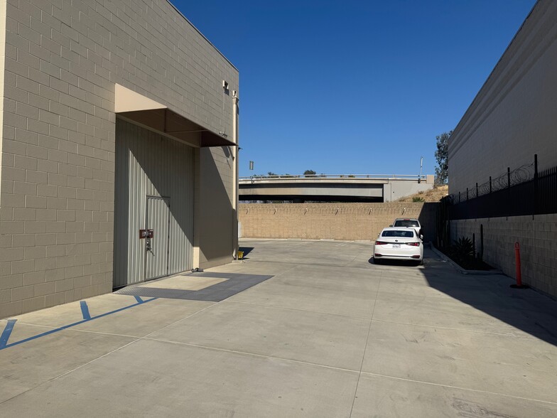 8588 Telfair Ave, Sun Valley, CA for lease - Building Photo - Image 2 of 13