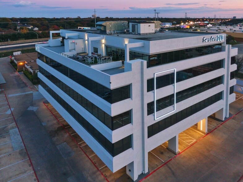 12240 Inwood Rd, Dallas, TX à louer - Photo du bâtiment - Image 2 de 7
