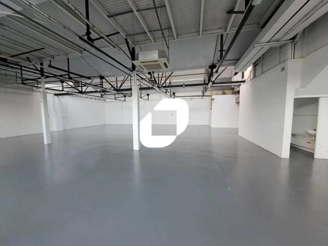 Flex in Pantin for lease Interior Photo- Image 1 of 7